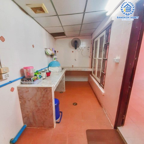 *****ทาวน์เฮ้าส์มือสอง ม.พฤกษา16 กาญจนาฯ เนื้อที่ 18 ตร.ว. ฟังก์ชัน 3 ห้องนอน 2 ห้องน้ำ 1 ที่จอดรถ ภายในสภาพดี พร้อมเข้าอยู่อาศัย บนทำเลเดินทางสะดวก เชื่อมต่อถนนกาญจนาภิเษก ใกล้เซ็นทรัลเวสต์เกต ทางด่วน "ศรีรัช" และรถไฟฟ้าสายสีม่วง "สถานีตลาดบางใหญ่"